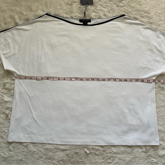 St. John Top Boatneck Short Sleeve Blouse White Black Trim Sz XL NWT New - Picture 7 of 8